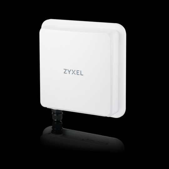 FWA710, 5G Outdoor Router,Standalone/Nebula with 1 year Nebula Pro License, 2.5G LAN, EU and UK